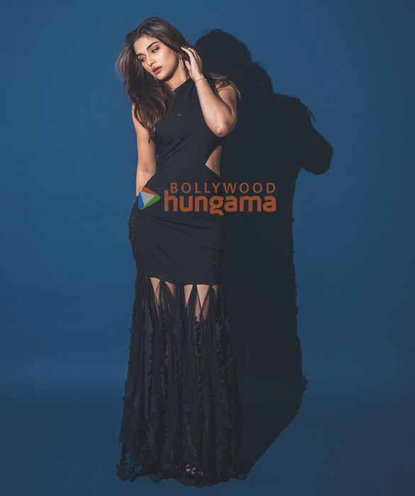 saiee manjrekar 3 37