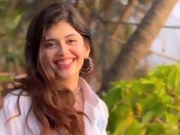 Sanjana Sanghi plays a floral Holi this year!
