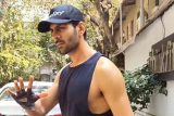 ‘Sexy Munda’, paps compliment Kartik Aaryan as he gets clicked post workout