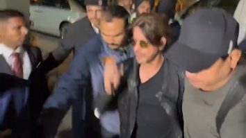 Shah Rukh Khan gets clicked with family at Jamnagar airport