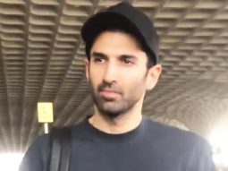Aditya Roy Kapur strikes a pose for paps as he gets clicked at the airport