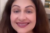 Ayesha Jhulka once again tickles our funny bones with her hilarious reel