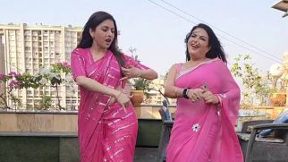 Beautiful ladies in Gulaabi Saadi! Bhagyashree & Sheeba