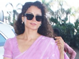 Kangana Ranaut looks mesmerizing in this pink saree at the airport