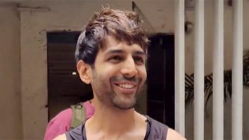 Paps interaction with their favourite Kartik Aaryan is always so fun!