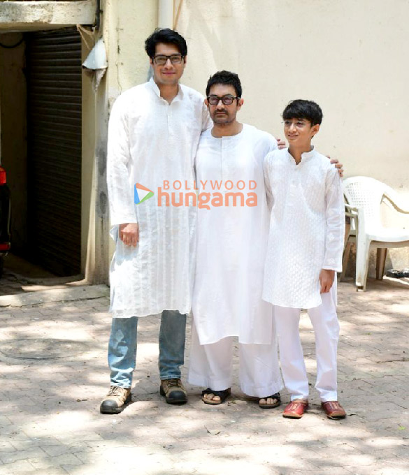 photos aamir khan with sons junaid and azad snapped outside their residence marina on the occasion of eid 4