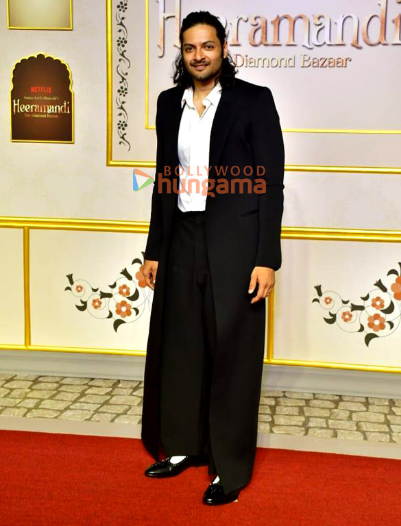 photos aditi rao hydari manisha koirala sanjay leela bhansali and others grace the premiere of heeramandi 24404 18