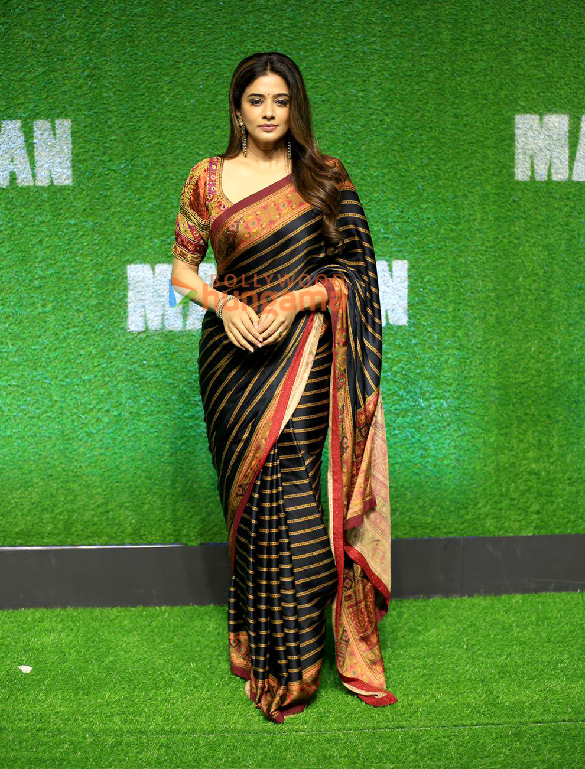 photos ajay devgn boney kapoor sanya malhotra and others grace the special screening of maidaan 7 3