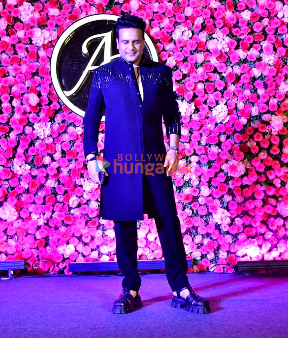 photos arti singh krushna abhishek and others snapped at formers sangeet ceremony 6