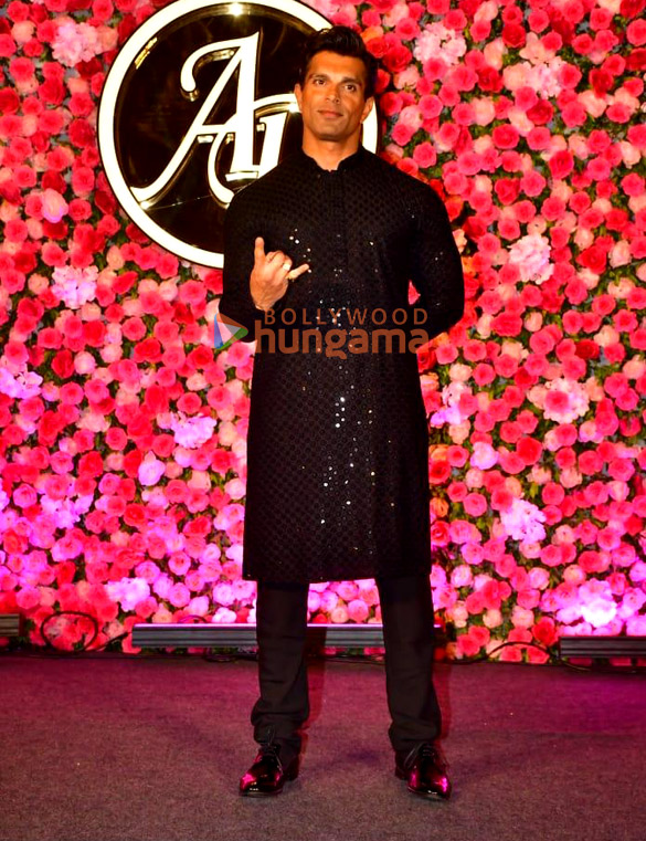 photos arti singh krushna abhishek and others snapped at formers sangeet ceremony 770 4