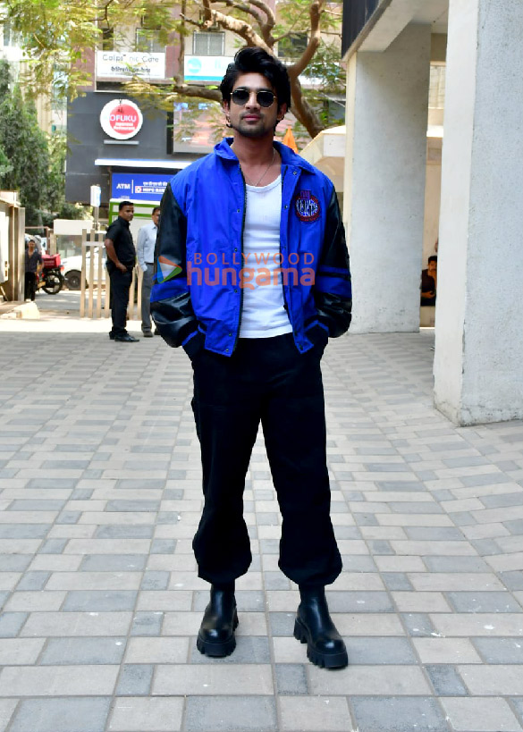photos ayesha khan and abhishek kumar snapped promoting their upcoming song khaali botal 2