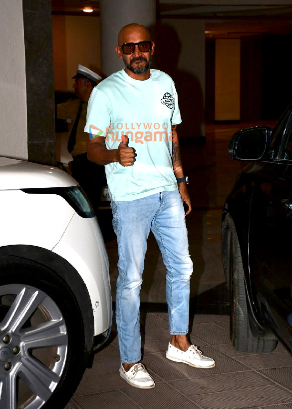 photos janhvi kapoor and shashank khaitan snapped at manish malhotras house 4