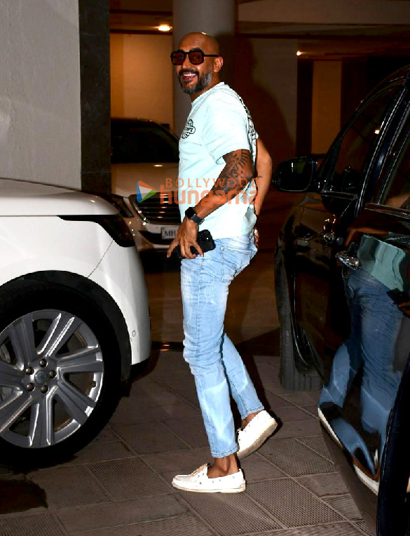 photos janhvi kapoor and shashank khaitan snapped at manish malhotras house 5