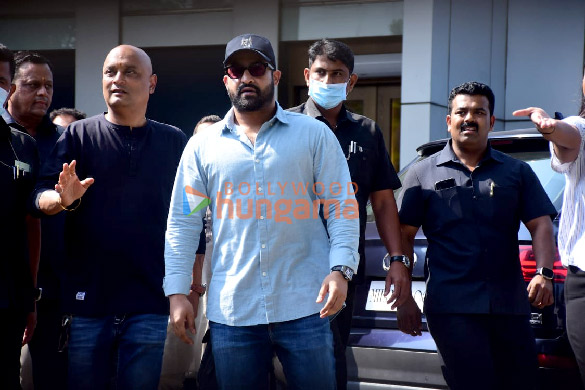 photos jr ntr snapped at kalina airport 2