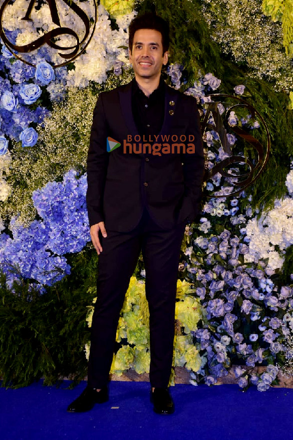 photos producer anand pandit and family snapped with daughter aishwarya and son in law sahil at their wedding reception 10
