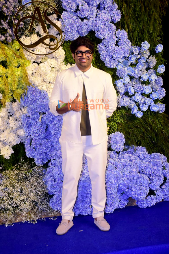 photos producer anand pandit and family snapped with daughter aishwarya and son in law sahil at their wedding reception 19