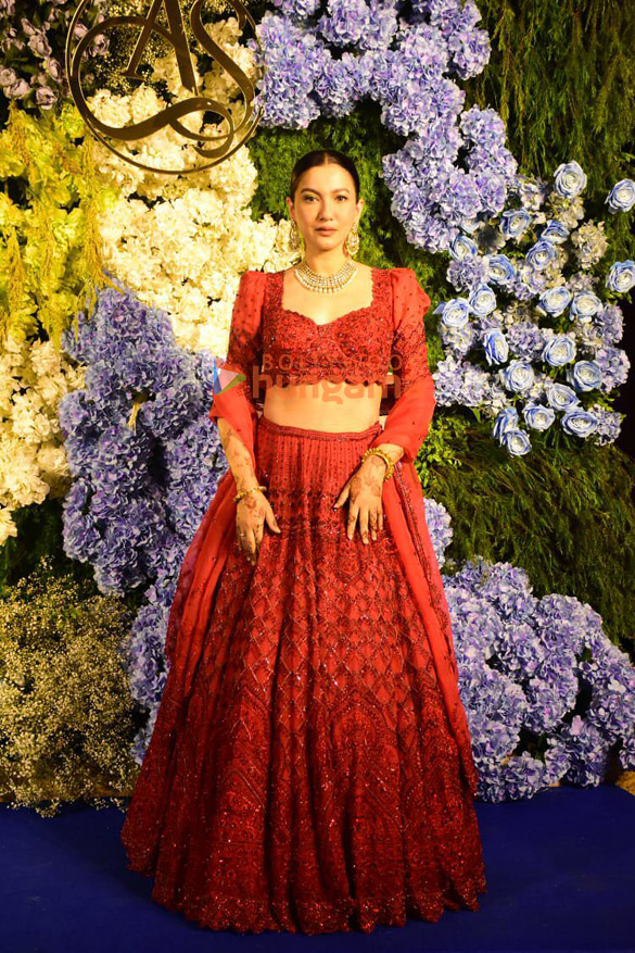 photos producer anand pandit and family snapped with daughter aishwarya and son in law sahil at their wedding reception 38