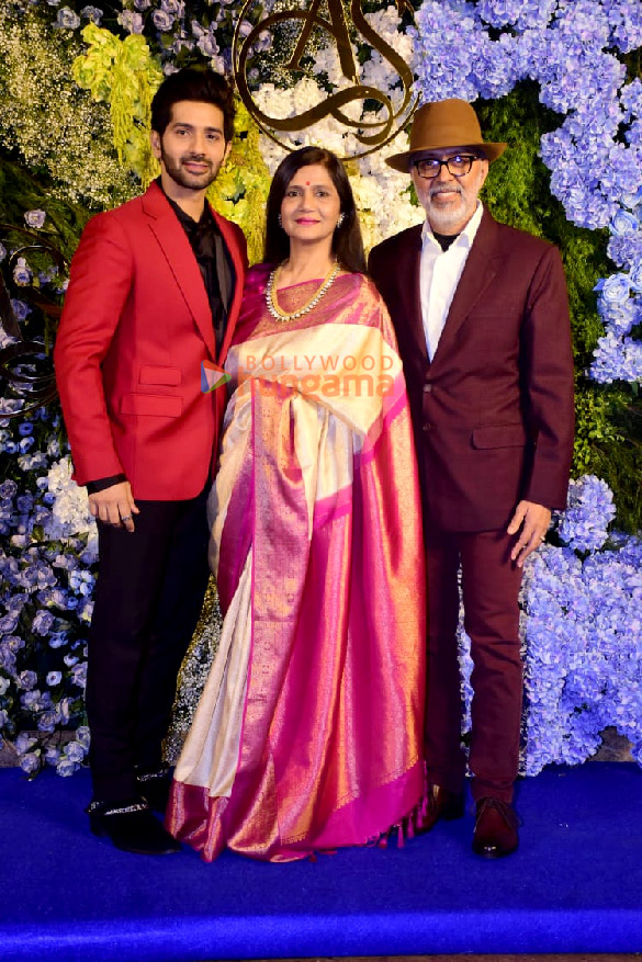photos producer anand pandit and family snapped with daughter aishwarya and son in law sahil at their wedding reception 4