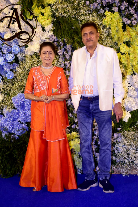 photos producer anand pandit and family snapped with daughter aishwarya and son in law sahil at their wedding reception 5