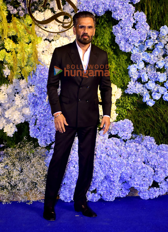 photos producer anand pandit and family snapped with daughter aishwarya and son in law sahil at their wedding reception 9 4