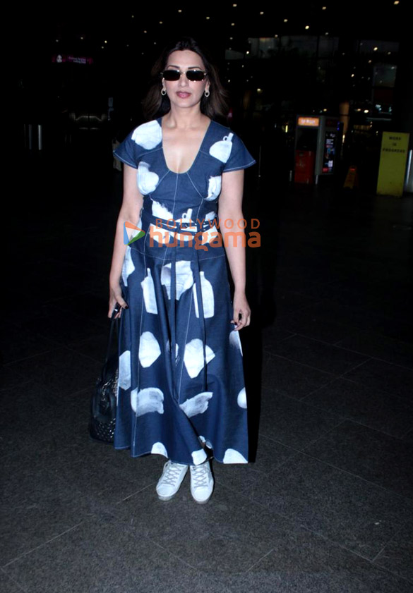 photos rakul preet singh jackky bhagnani and others snapped at the airport 3