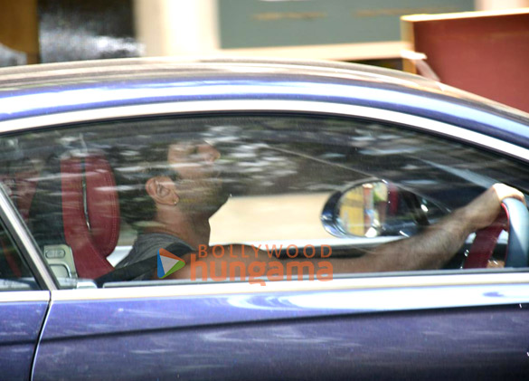 photos ranbir kapoor snapped in his new car in bandra 2