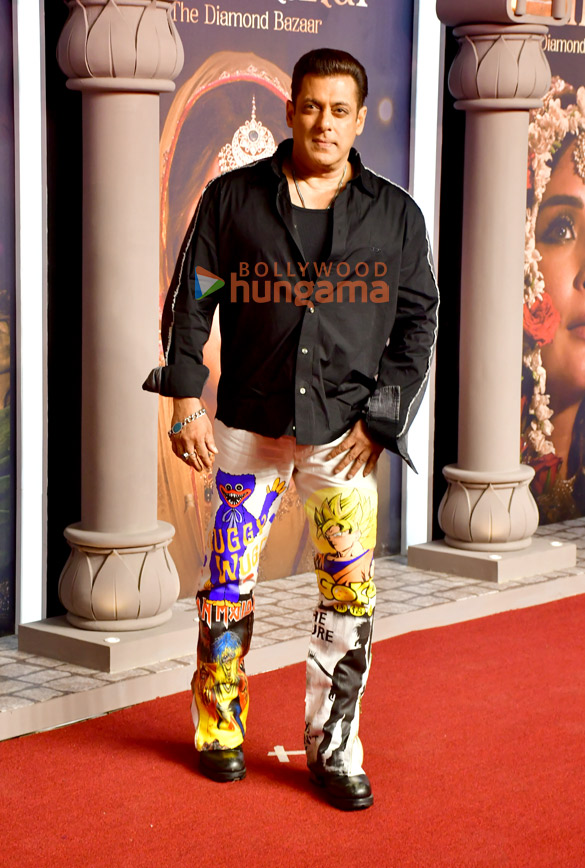 photos salman khan alia bhatt aditi rao hydari sanjay leela bhansali and others grace the premiere of heeramandi 11 2