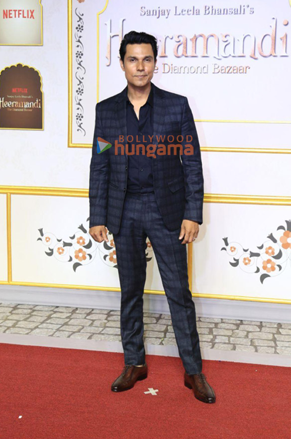 photos salman khan alia bhatt aditi rao hydari sanjay leela bhansali and others grace the premiere of heeramandi 7
