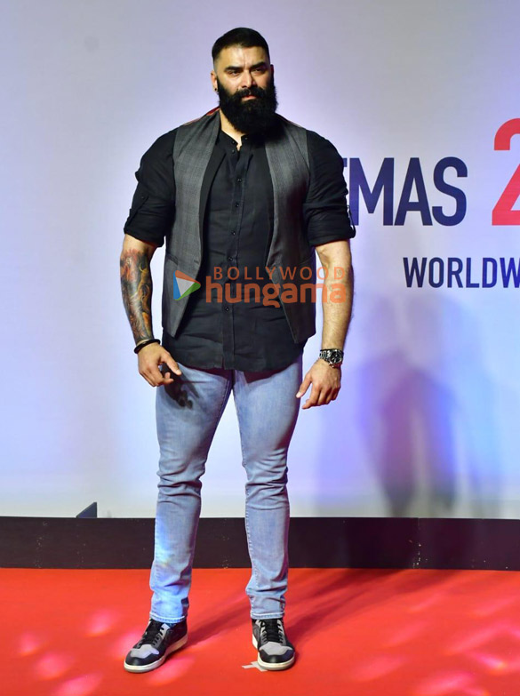 photos salman khan sohail khan arbaaz khan and others grace the premiere of ruslaan 2524 9