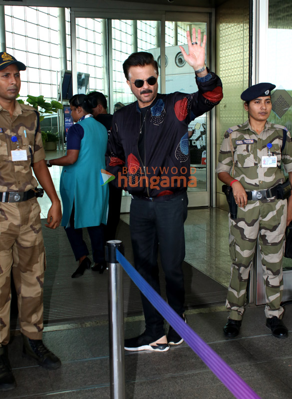 photos sonam kapoor ahuja anil kapoor malaika arora and others snapped at the airport 3