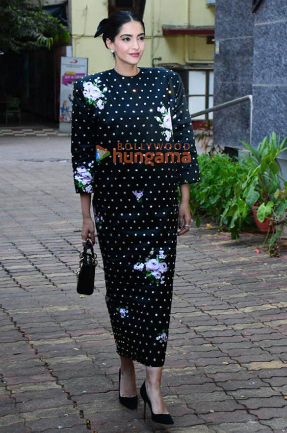 photos sonam kapoor ahuja attends the book launch of jungle jugalbandi 2