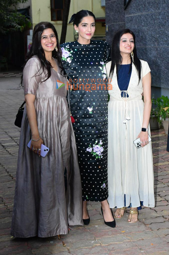 photos sonam kapoor ahuja attends the book launch of jungle jugalbandi 3