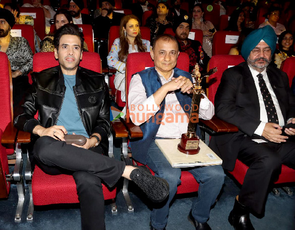 photos sonu sood tusshar kapoor jeetendra vindu dara singh grace punjabi icon awards 2024 8