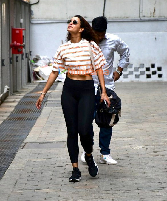 photos triptii dimri snapped outside the gym in bandra 3