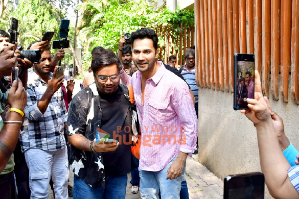 photos varun dhawan celebrates his birthday with media 6