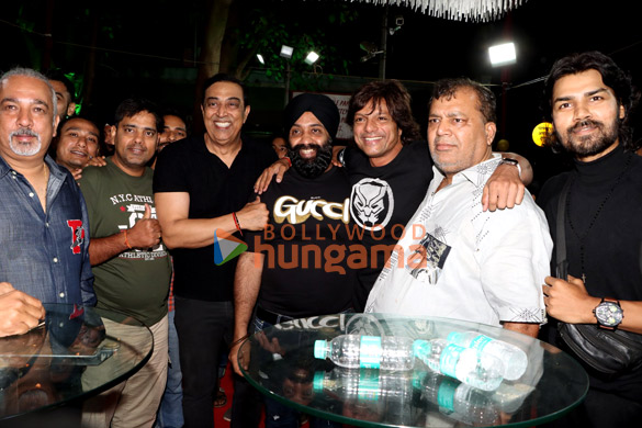 photos vindu dara singh and others snapped at veerji malai chaap wale mumbai outlet in juhu 9