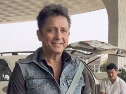 Sukhwinder Singh smiles for paps as he gets clicked at the airport