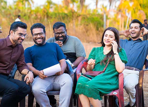 Tovino Thomas shares BTS pictures with Trisha Krishnan and Identity team as they move into the final schedule