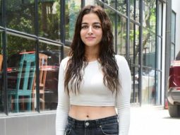 Wamiqa Gabbi flashes her pretty smile for paps as she gets clicked