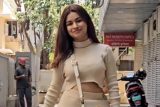 Avneet Kaur gets clicked by paps as she steps out in the city