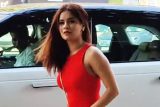Avneet Kaur looks the prettiest dressed in this red bodycon outfit