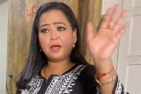 Bharti Singh’s fun banter with paps as she gets clicked in a black kurti