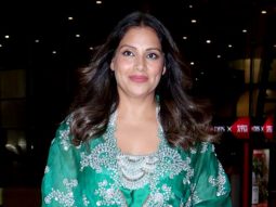 Bipasha Basu is all smiles as she poses for paps at the airport