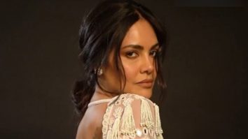 In love with every look that Esha Gupta displays!!!