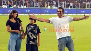 Photo: Shah Rukh Khan snapped attending KKR match with AbRam Khan and Suhana Khan in Ahmedabad