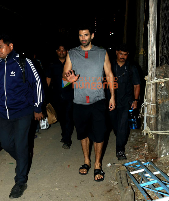 photos aditya roy kapur snapped at versova jetty 1