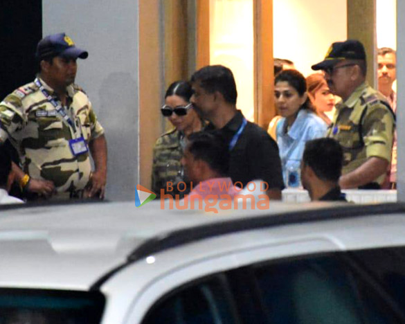 photos ajay devgn suhana khan and others snapped at kalina airport 5