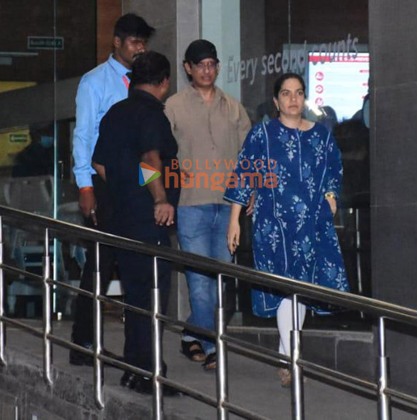photos chunky panday javed akthar and others snapped outside hinduja hospital in khar 1