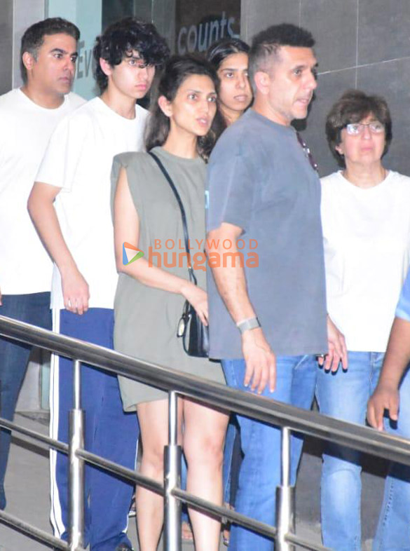 photos chunky panday javed akthar and others snapped outside hinduja hospital in khar 8