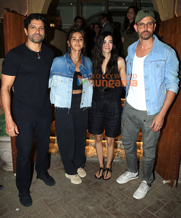 photos hrithik roshan saba azad farhan akhtar and shibani dandekar snapped in bandra 2
